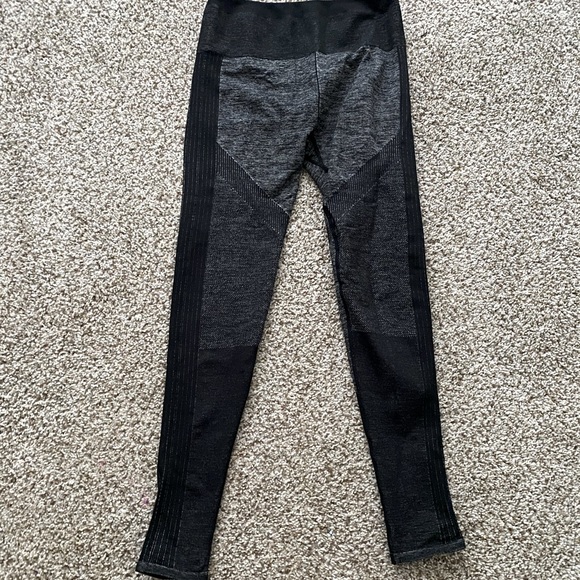 Women’s Leggings - Picture 2 of 2